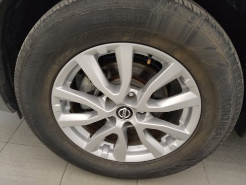 Used 2018 Nissan Rogue SV image 31