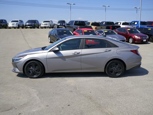 Used 2023 Hyundai Elantra SEL image 9