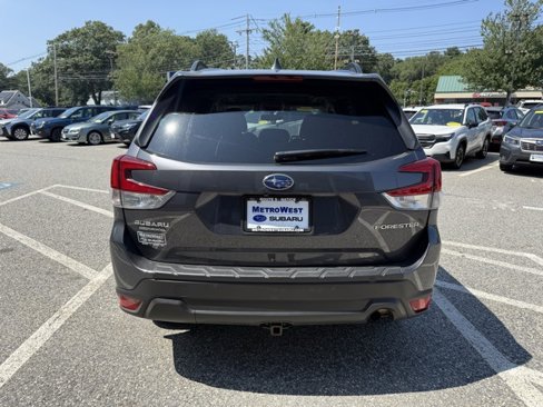 Used 2021 Subaru Forester Premium image 4