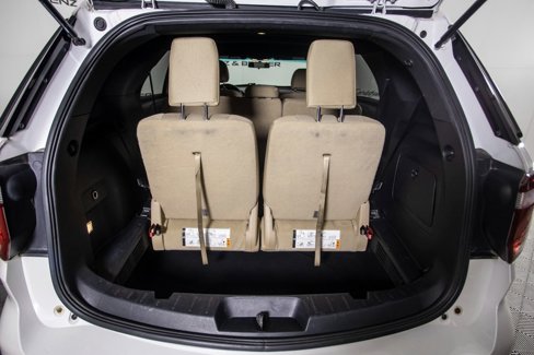 Used 2016 Ford Explorer XLT image 9