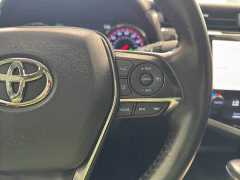 Used 2020 Toyota Camry XSE image 22