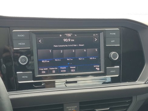 Used 2024 Volkswagen Jetta SE image 18