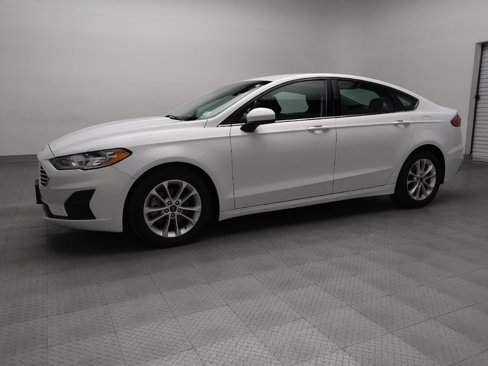 Used 2020 Ford Fusion SE image 2