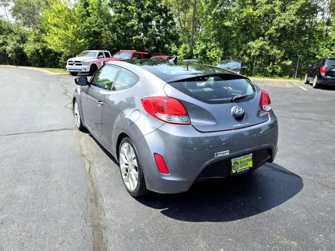 Used 2013 Hyundai Veloster w/ Style Pkg image 5