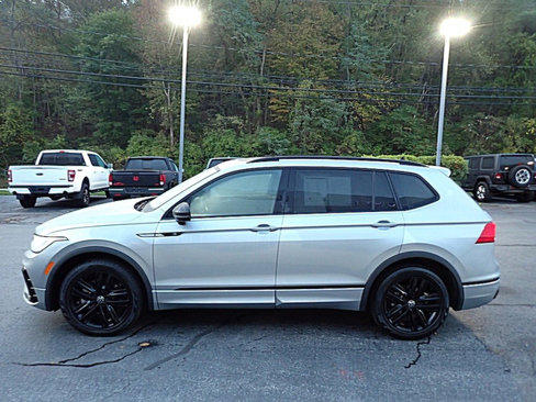 Used 2022 Volkswagen Tiguan SE R-Line image 7