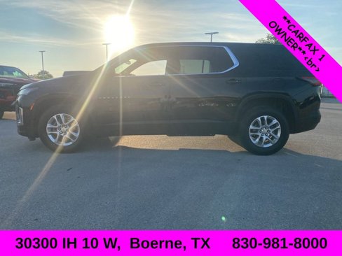 Used 2022 Chevrolet Traverse LS image 1