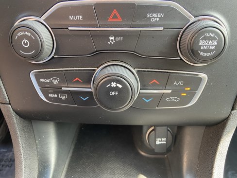 Used 2017 Dodge Charger SE image 17