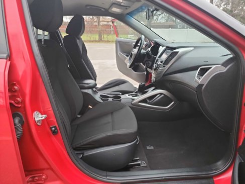 Used 2017 Hyundai Veloster image 34