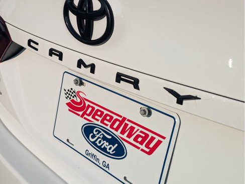 Used 2023 Toyota Camry SE image 9
