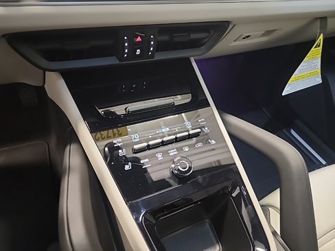 New 2025 Porsche Cayenne image 13