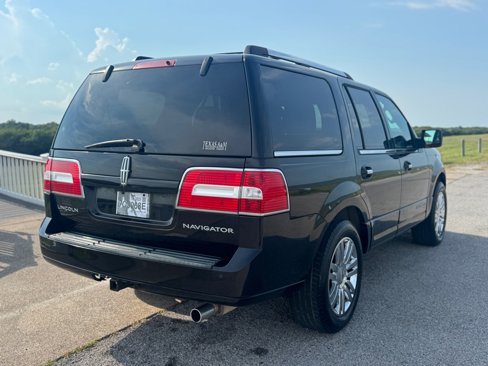 Used 2010 Lincoln Navigator 2WD image 5