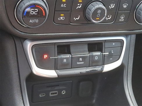 Used 2023 GMC Terrain SLT image 14