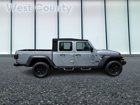 Used 2020 Jeep Gladiator Sport w/ Quick Order Package 24S image 2