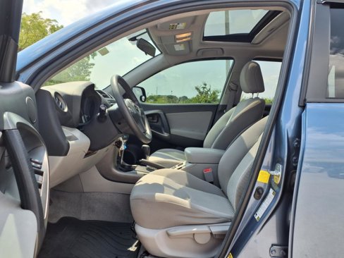 Used 2012 Toyota RAV4 FWD image 25