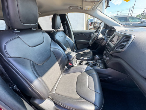 Used 2020 Jeep Cherokee Latitude Plus image 22