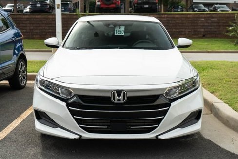 Certified 2022 Honda Accord LX image 2