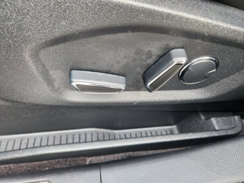 Used 2018 Ford Edge Titanium w/ Equipment Group 302A image 28