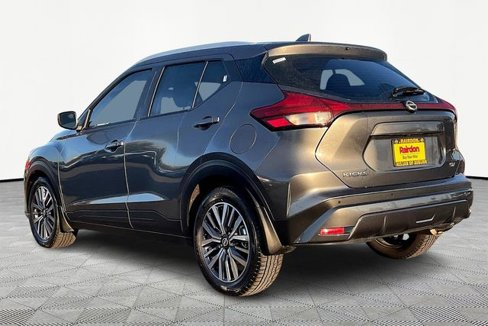 Used 2023 Nissan Kicks SV image 11