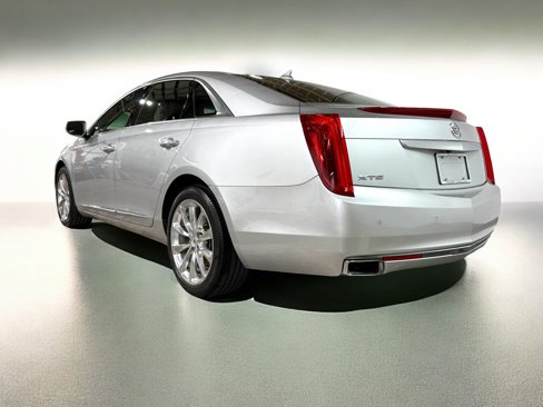 Used 2013 Cadillac XTS Luxury w/ Driver Awareness Package image 3