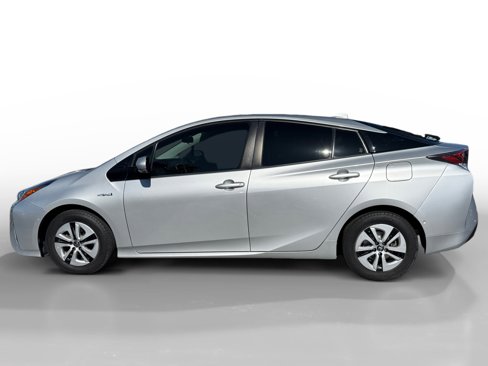 Used 2018 Toyota Prius Four image 2