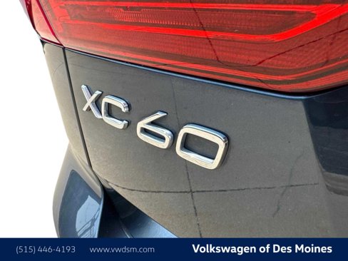 Used 2022 Volvo XC60 B5 Momentum image 6