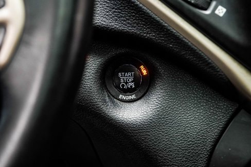 Used 2016 Jeep Cherokee Latitude w/ Comfort/Convenience Group image 19