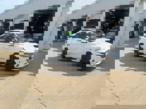 Used 2023 Hyundai Elantra Blue image 1