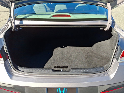Used 2024 Hyundai Elantra SEL image 30