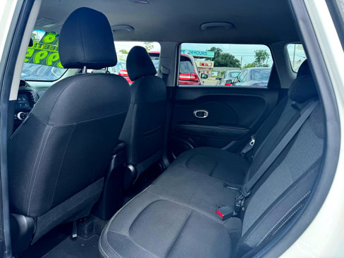 Used 2018 Kia Soul + image 8