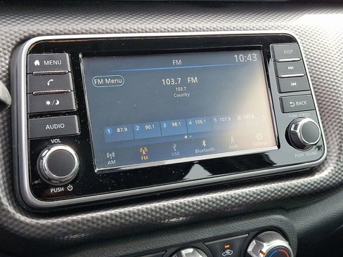 Used 2019 Nissan Kicks S image 13