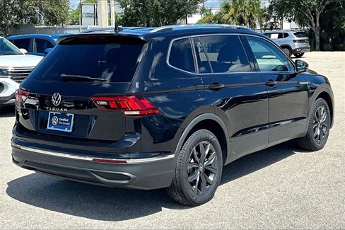 Certified 2022 Volkswagen Tiguan SE w/ Panoramic Sunroof Package image 5