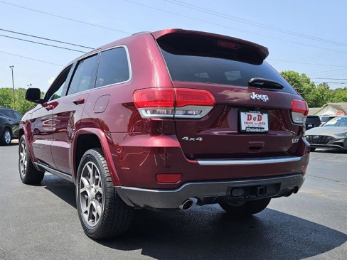 Used 2018 Jeep Grand Cherokee Limited image 3