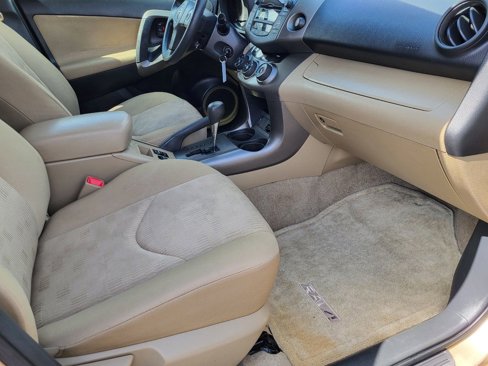 Used 2011 Toyota RAV4 4WD image 19