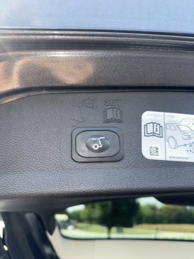 Used 2017 Ford Escape Titanium image 5