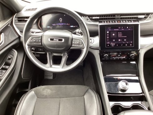 Used 2021 Jeep Grand Cherokee L Laredo image 18
