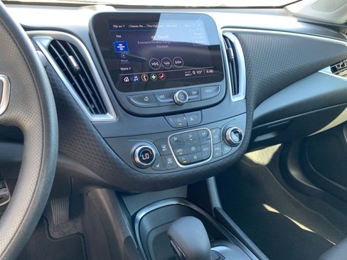 Used 2024 Chevrolet Malibu LT image 18
