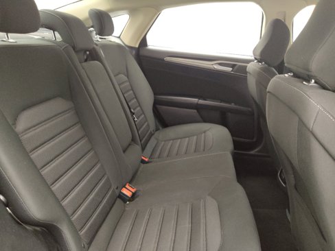 Used 2020 Ford Fusion SE image 19