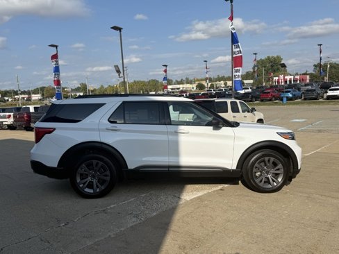 Used 2021 Ford Explorer XLT w/ Equipment Group 202A image 6