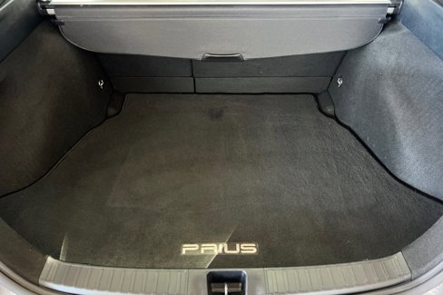 Used 2018 Toyota Prius image 15