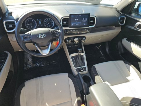Used 2022 Hyundai Venue SEL image 18