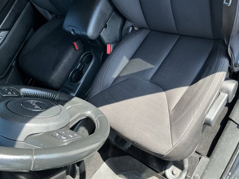 Used 2018 Jeep Wrangler Unlimited Sport S image 65