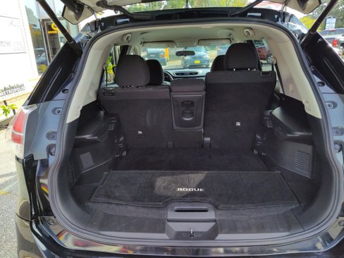 Used 2016 Nissan Rogue SV w/ SV Premium Package image 14