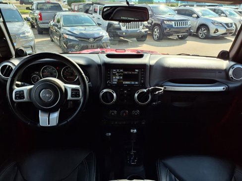 Used 2014 Jeep Wrangler Unlimited Rubicon image 4