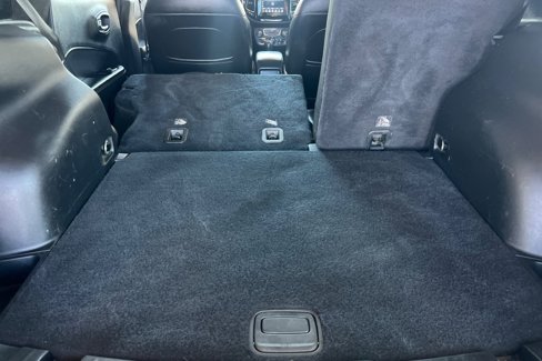 Used 2018 Jeep Compass Latitude w/ Popular Equipment Group image 12