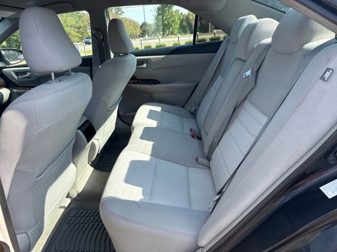 Used 2016 Toyota Camry LE image 26