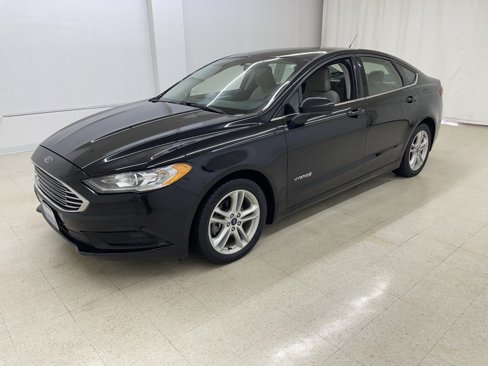 Used 2018 Ford Fusion S image 1