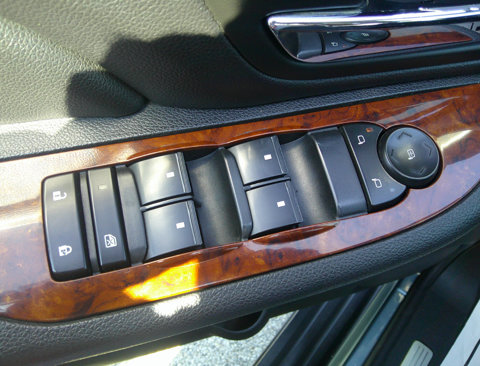 Used 2009 Chevrolet Avalanche LT image 17