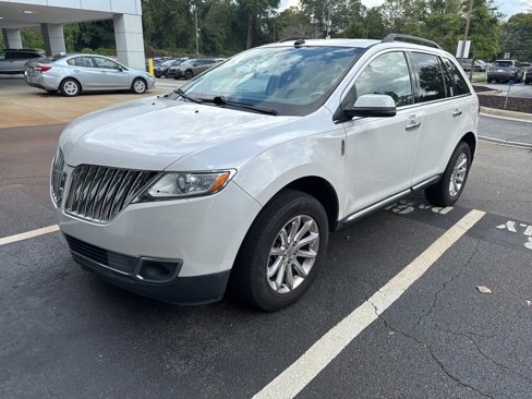 Used 2012 Lincoln MKX FWD image 1