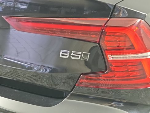 Certified 2025 Volvo S60 B5 Plus image 9