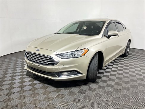 Used 2018 Ford Fusion SE w/ Equipment Group 201A image 8
